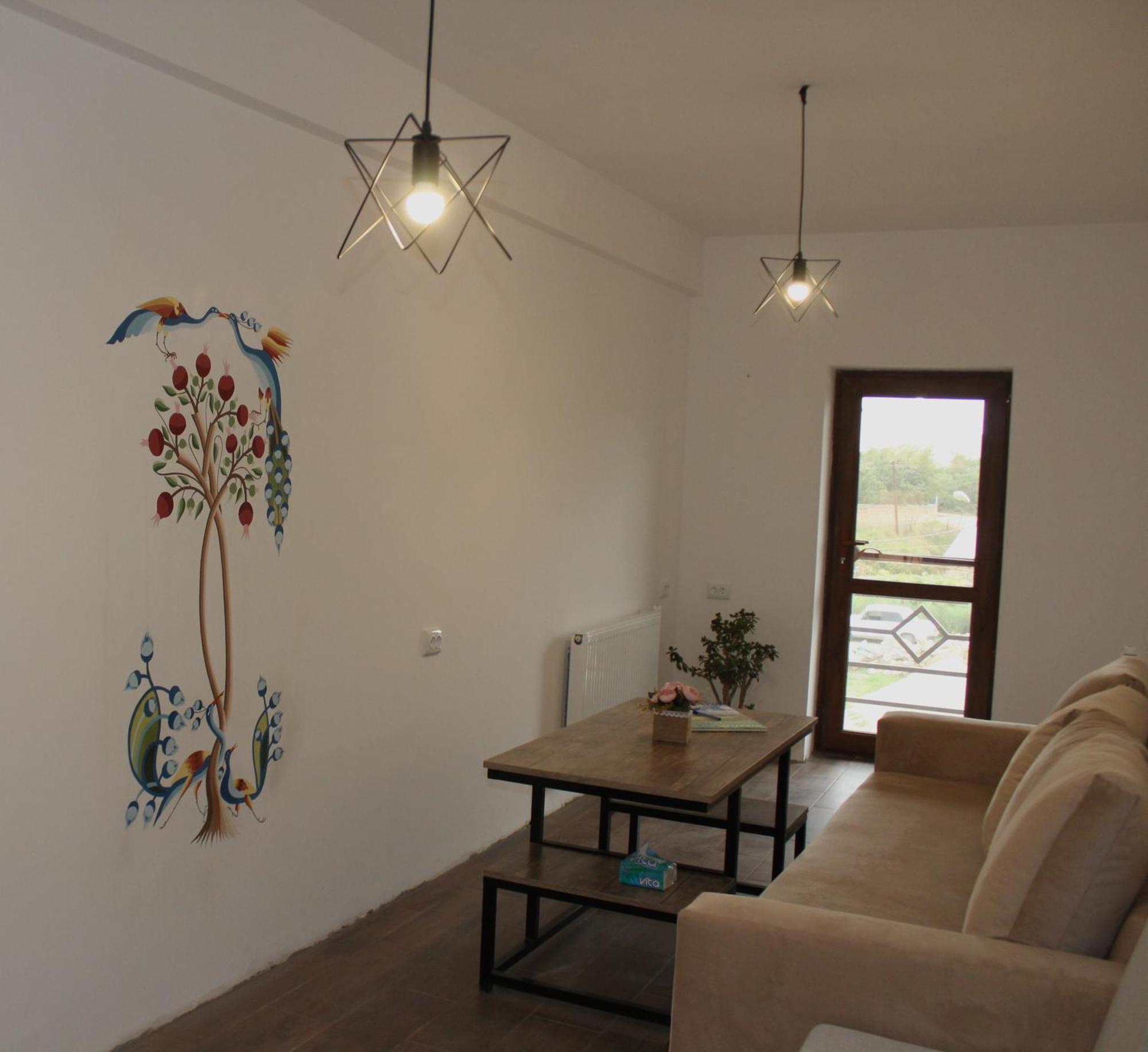 Bears And Berries Hotel Berd Екстериор снимка