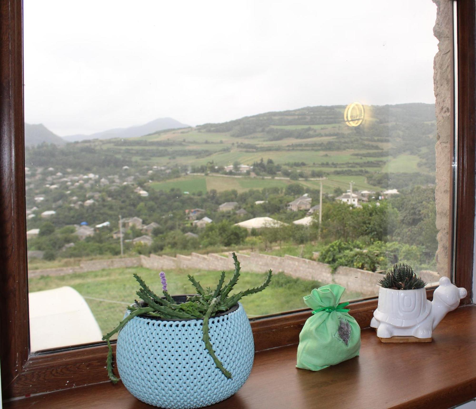 Bears And Berries Hotel Berd Екстериор снимка