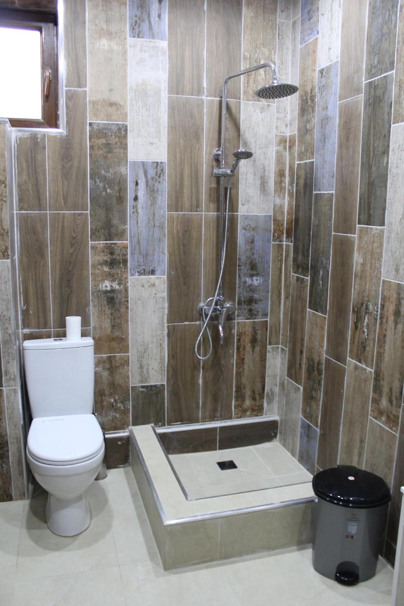 Bears And Berries Hotel Berd Екстериор снимка